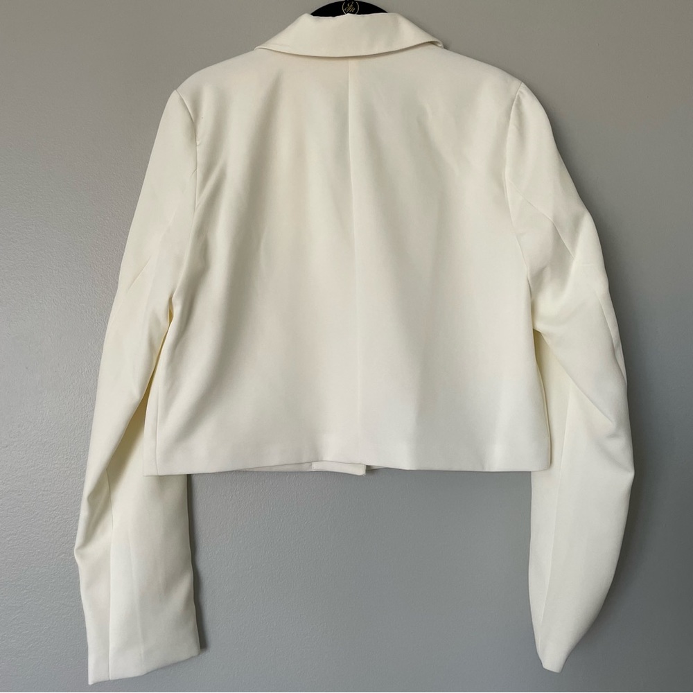 Avec Les Filles White Crepe Cropped Blazer - Picture 4 of 9